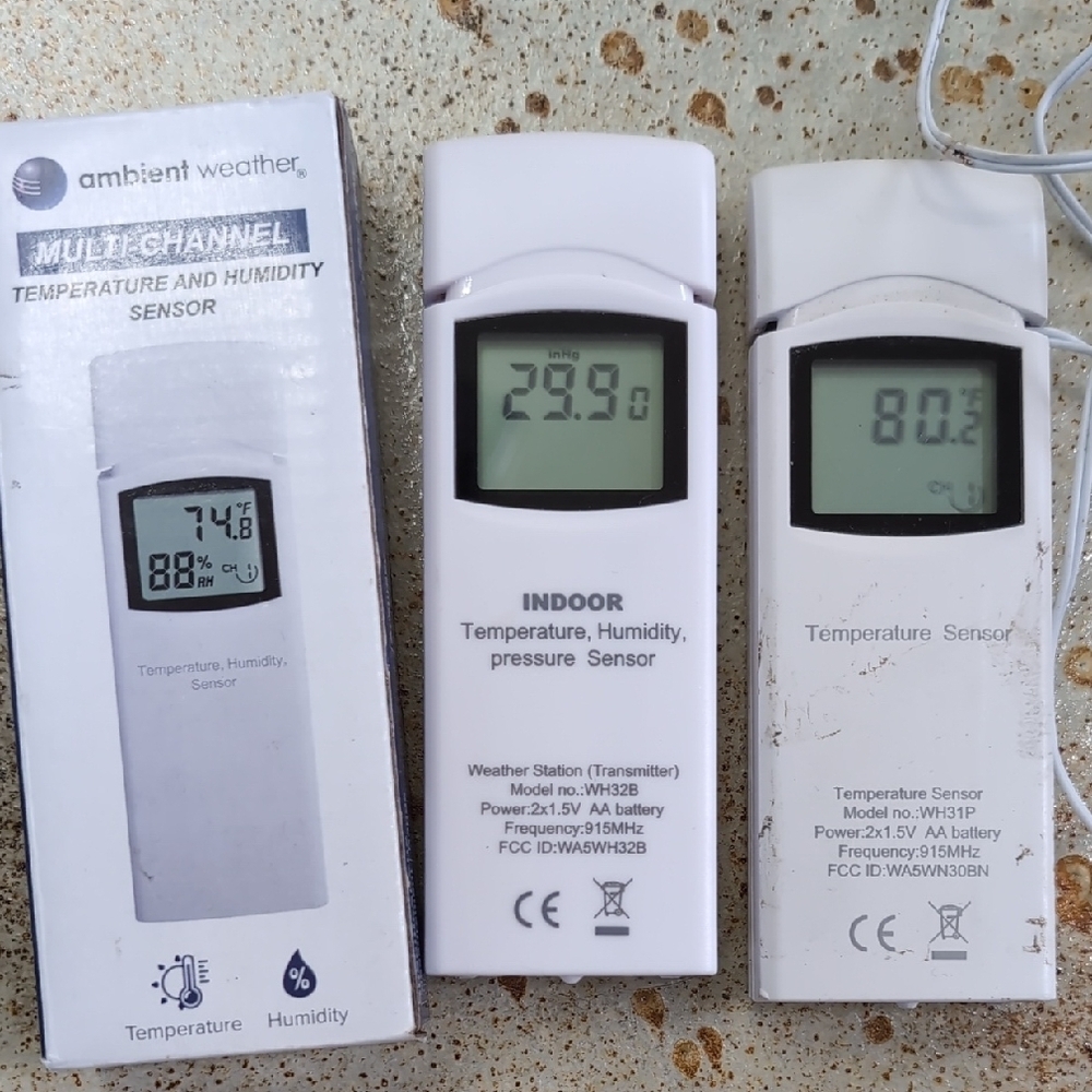 Ambient Weather Station Set | Receiver/Console, Temperature, Moisture Sensors - Picture 5 of 7